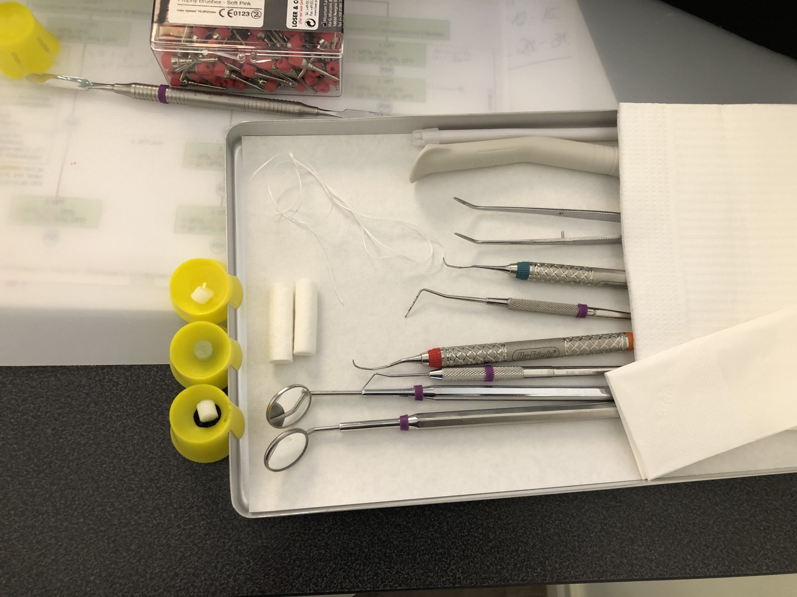 foto de la bandeja dental para un curtecaje
